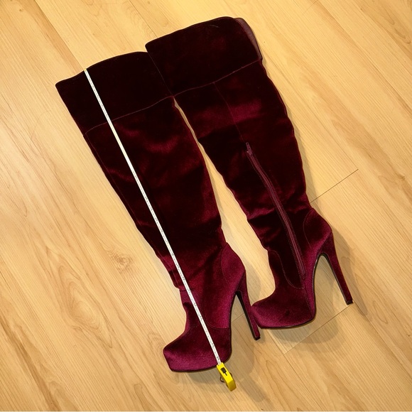 Shoe Dazzle Over-the-Knee / Thigh High Platform Velvet-Like Boots, Size 7 - Picture 4 of 10